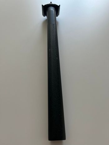 Käytetty Focus Izalco Max G4 Aero Carbon Seatpost 15mm Setback 2024 bike — kuva 3 / 8