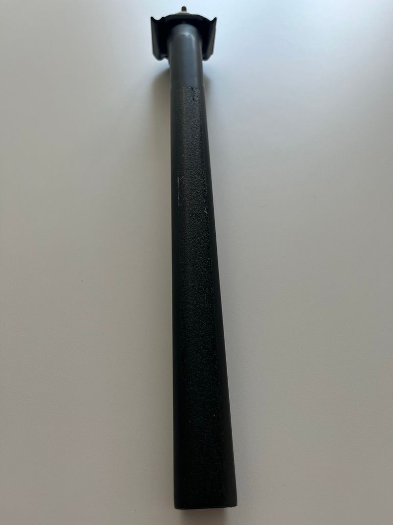 Käytetty Focus Izalco Max G4 Aero Carbon Seatpost 15mm Setback 2024 bike — kuva 3 / 8
