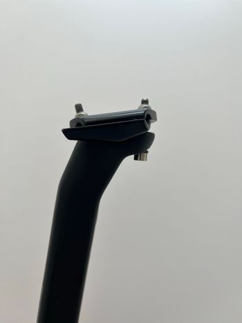 Käytetty Focus Izalco Max G4 Aero Carbon Seatpost 15mm Setback 2024 bike — kuva 6 / 8