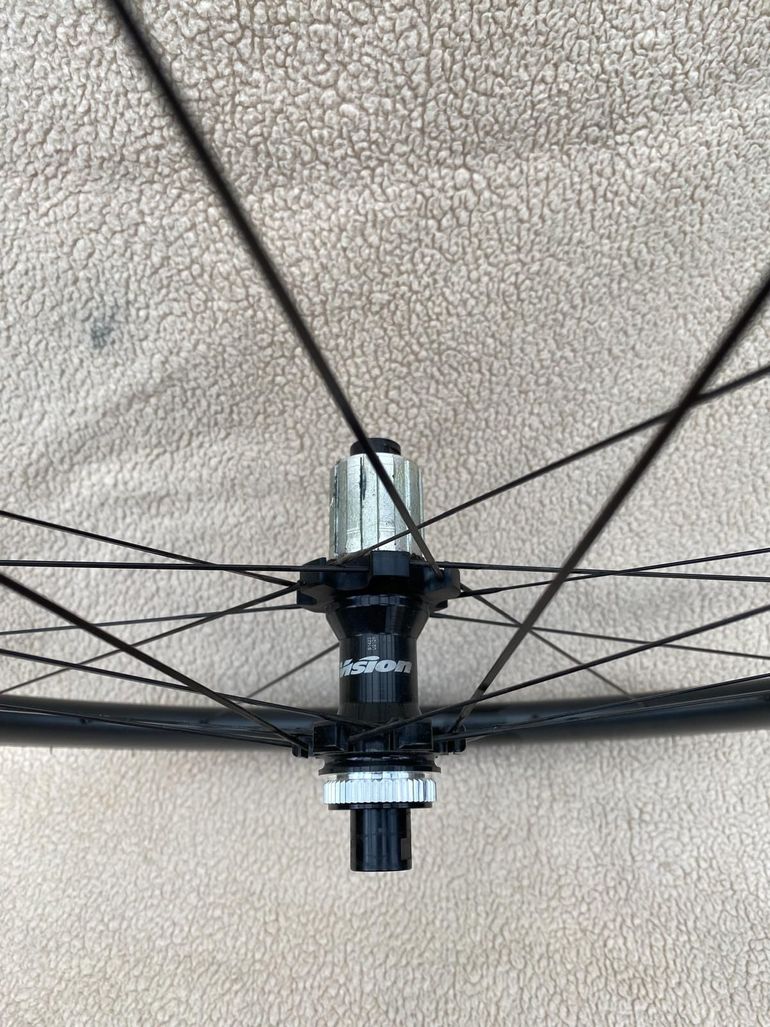 Most 40 Ultrafast 2025 bike d'occasion — image 3 sur 8
