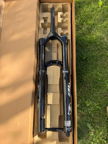 Brugt Fox 38 Performance GRIP 29" 160 mm Fork 2026 bike — billede 2 af 6