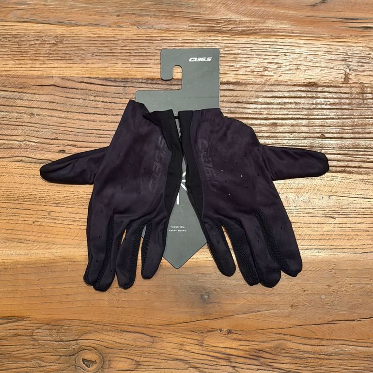 Used Q36.5 Adventure Gloves Long Fingers Navy L// NEW!! 50% OFF!! 2025 bike — image 2 of 2