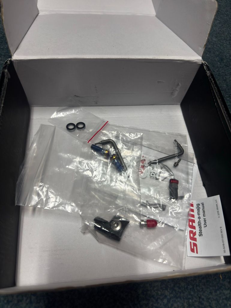 Käytetty Sram Code RSC Rainbow 2025 bike — kuva 5 / 6