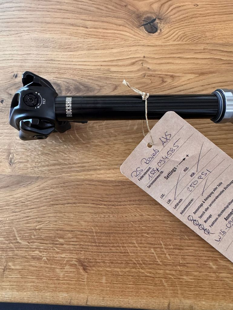 Used RockShox Reverb AXS 150 Seatpost bike — image 1 of 5
