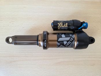 Käytetty Fox DPX2 Factory 230x60mm Kashima 2025 bike — kuva 9 / 10