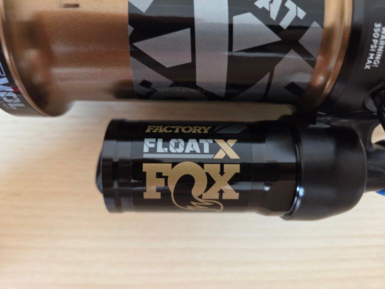 Käytetty Fox DPX2 Factory 230x60mm Kashima 2025 bike — kuva 7 / 10
