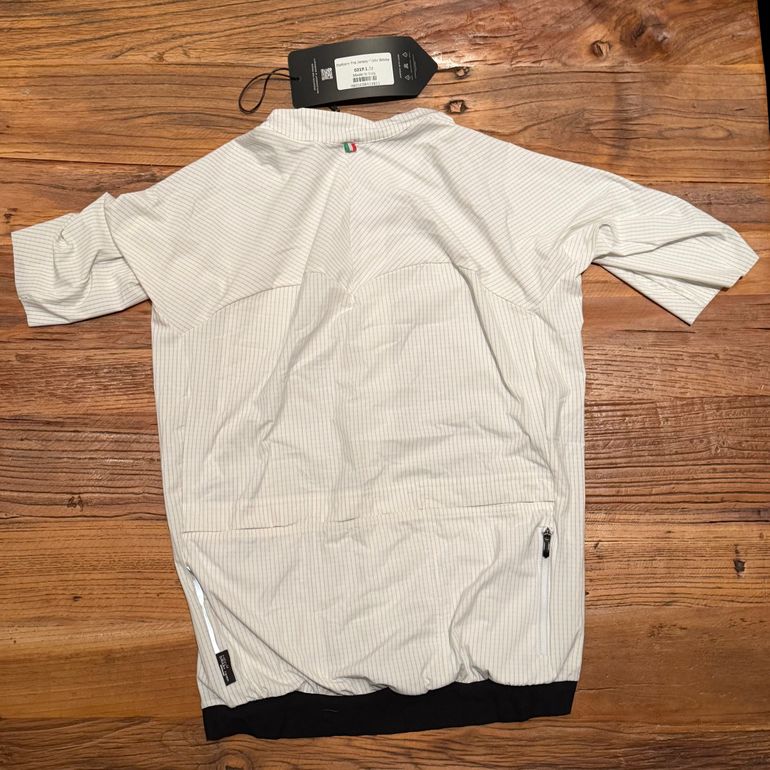 Used Q36.5 Dottore Pro Jersey Optic White M// NEW!! 50% OFF!! 2025 bike — image 2 of 2