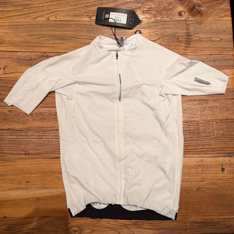 Used Q36.5 Dottore Pro Jersey Optic White M// NEW!! 50% OFF!! 2025 bike — image 1 of 2