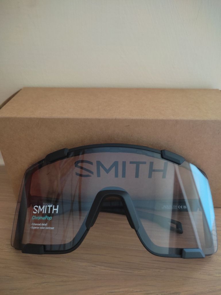 Used Smith Optics Syncline Fotocromatici Chromapop Neri 2026 bike — image 3 of 9