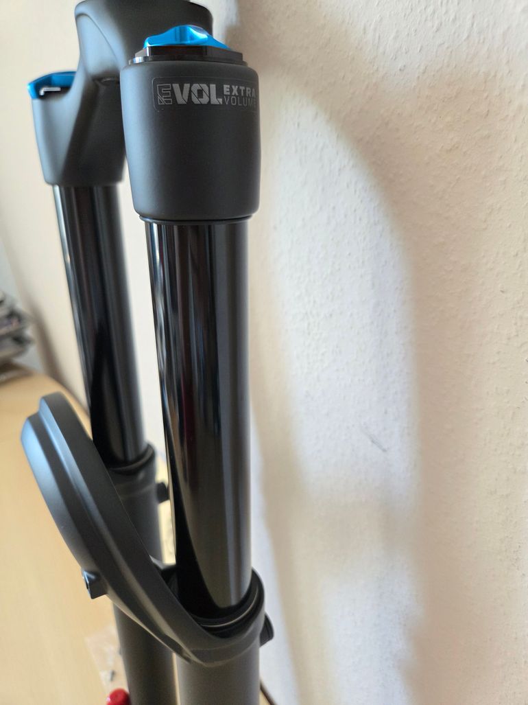Brugt Fox Racing 38 Float Performance 180mm 3Pos Grip Fork bike — billede 4 af 8