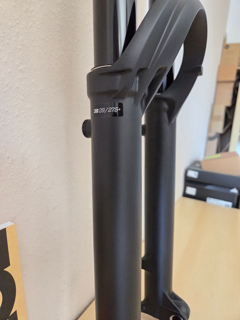 Brugt Fox Racing 38 Float Performance 180mm 3Pos Grip Fork bike — billede 3 af 8