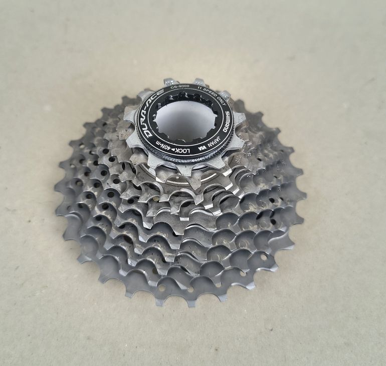 Used Shimano Dura-Ace Di2 9070 Groupset bike — image 10 of 11