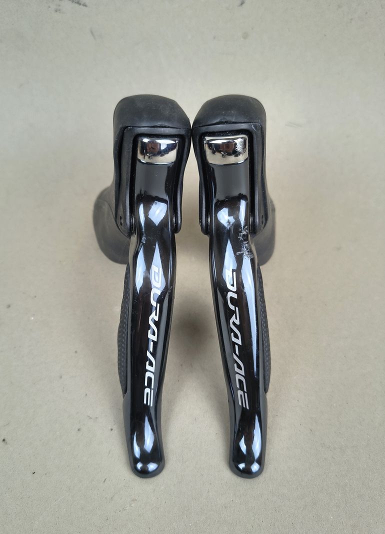 Used Shimano Dura-Ace Di2 9070 Groupset bike — image 4 of 11