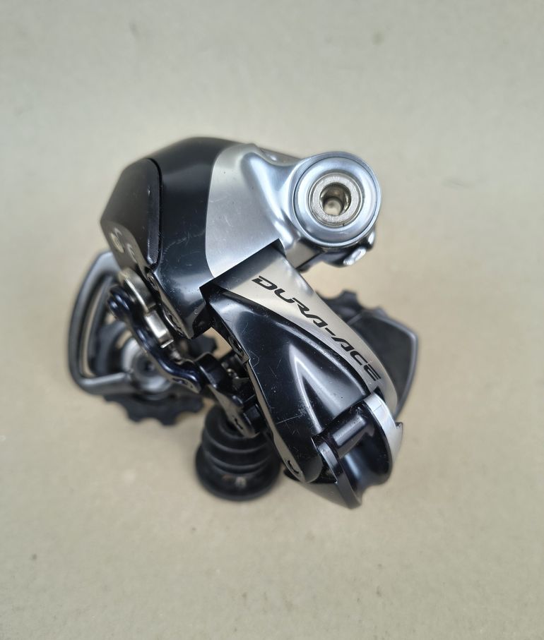 Used Shimano Dura-Ace Di2 9070 Groupset bike — image 5 of 11