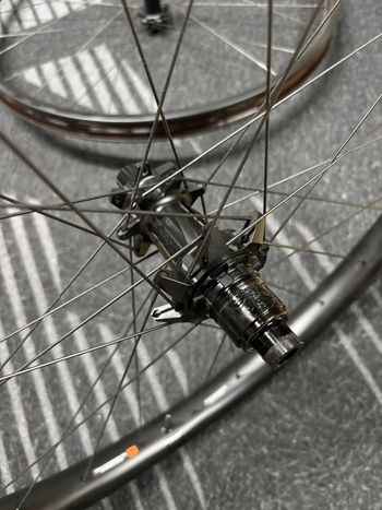 Used Giant TRX Carbon Wheelset 2025 bike — image 3 of 5