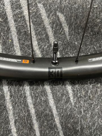 Giant TRX Carbon Wheelset 2025 bike usato — immagine 4 di 5