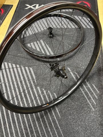 Giant TRX Carbon Wheelset 2025 bike usato — immagine 1 di 5
