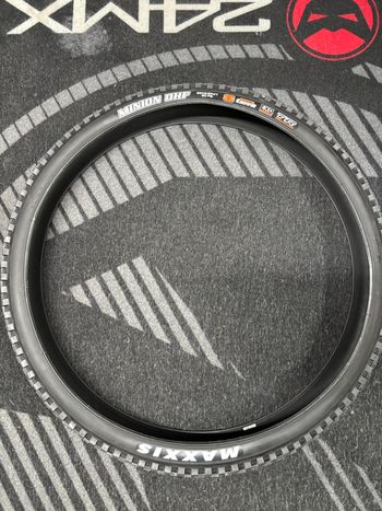 Maxxis DHF & Dissector Tire Set bike d'occasion — image 4 sur 4