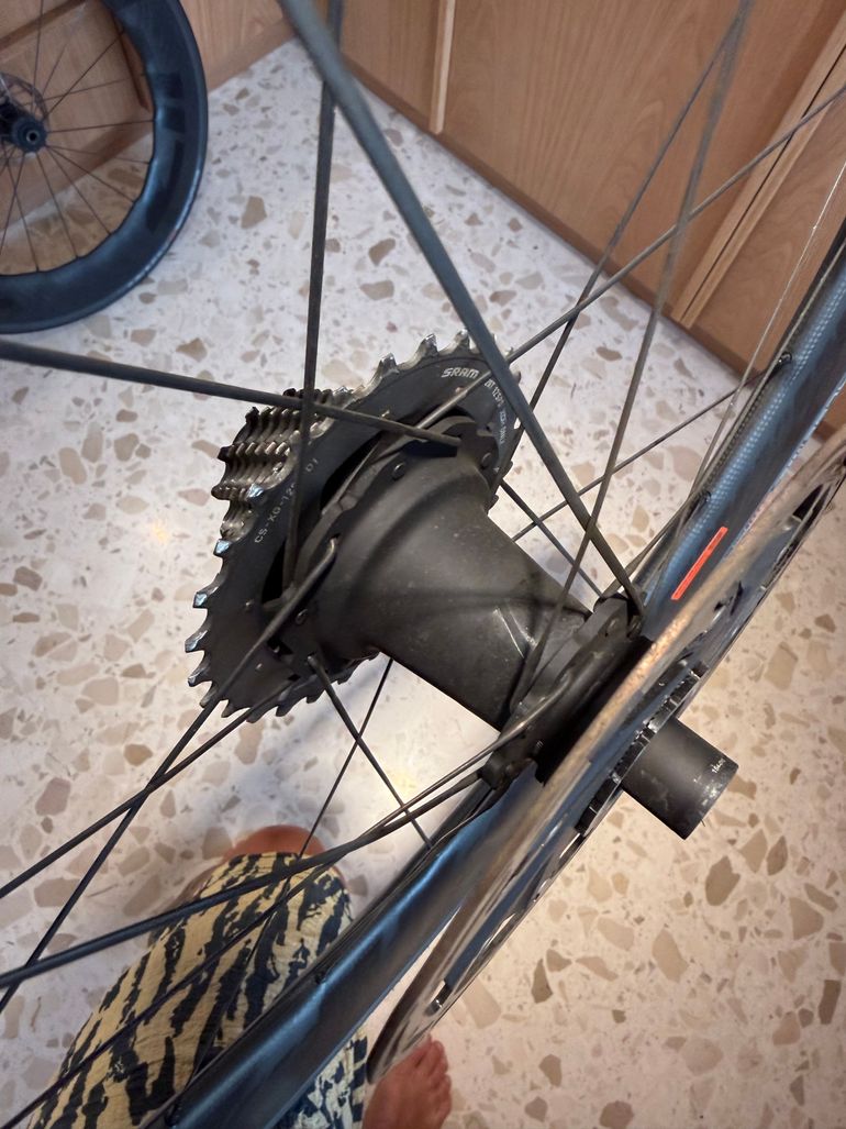 Used Zipp 858 NSW Tubeless Disc-brake 2025 bike — image 6 of 6