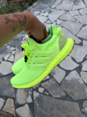 Continental Adidas Ivy Park Ultra Boost bike d'occasion — image 5 sur 5