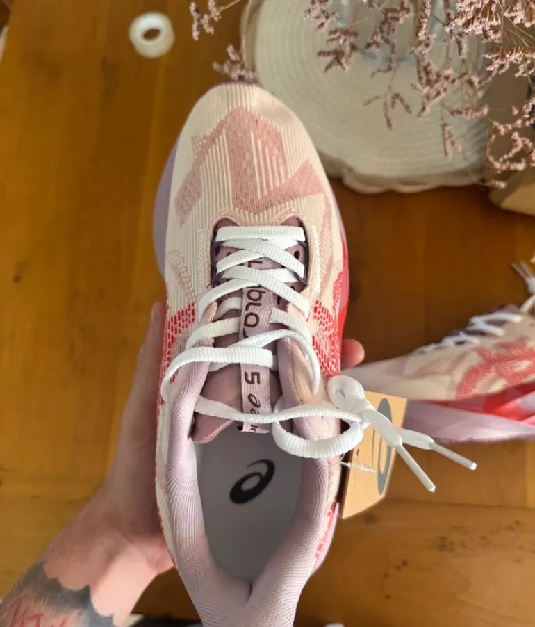 Brugt Asics Novablast 5 bike — billede 5 af 10