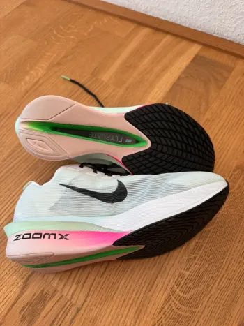 Brugt Hyper Vaporfly 4 2025 bike — billede 5 af 9
