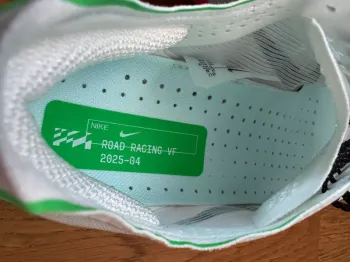 Brugt Hyper Vaporfly 4 2025 bike — billede 7 af 9