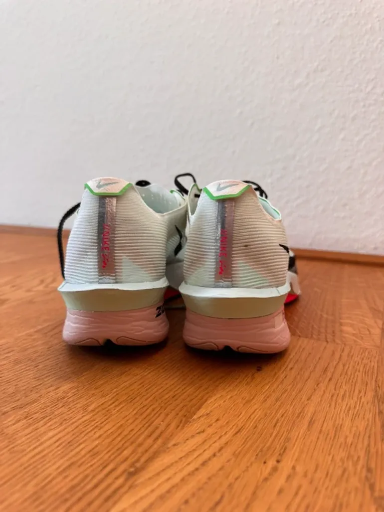 Brugt Hyper Vaporfly 4 2025 bike — billede 4 af 9