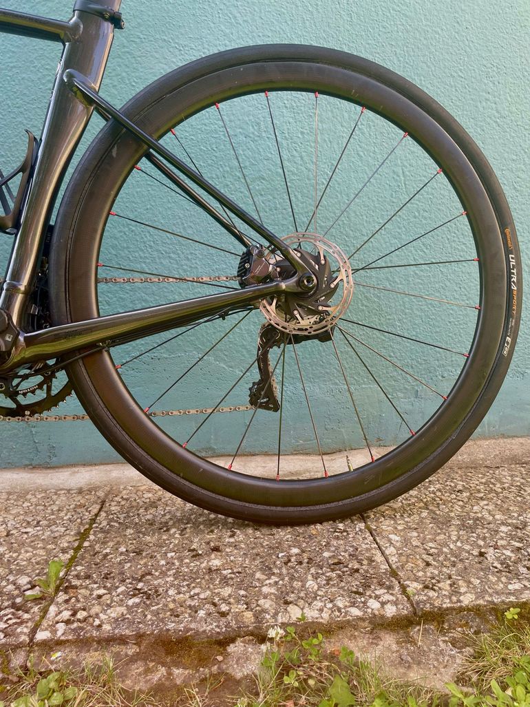 Used Dt Swiss Carbon Wheelset with Hubs bike — image 4 of 8