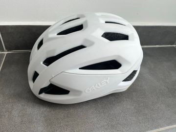 Używany Oakley ARO3 MIPS Helmet bike — zdjęcie 2 z 5
