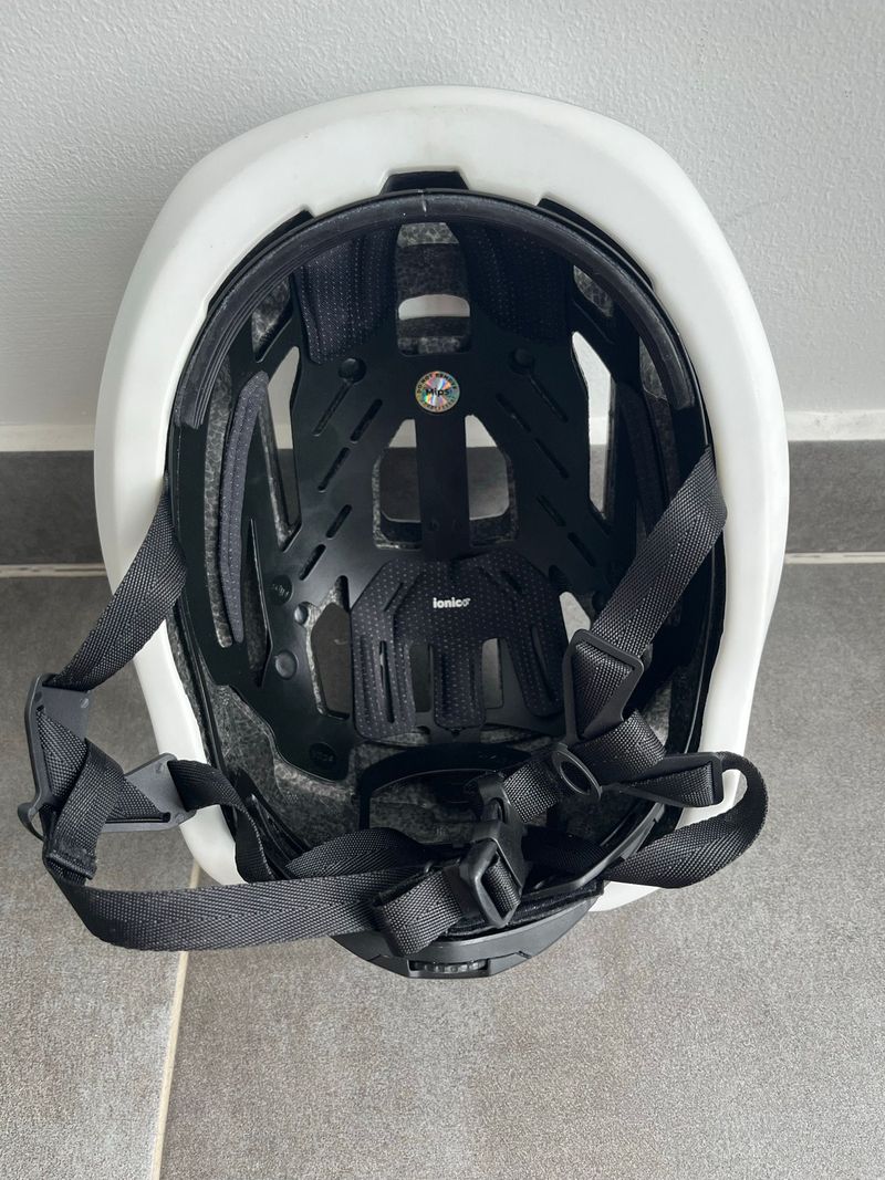 Używany Oakley ARO3 MIPS Helmet bike — zdjęcie 5 z 5