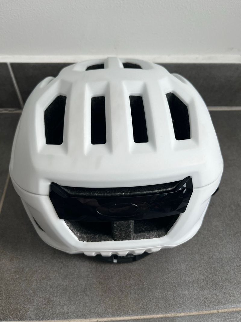 Używany Oakley ARO3 MIPS Helmet bike — zdjęcie 3 z 5