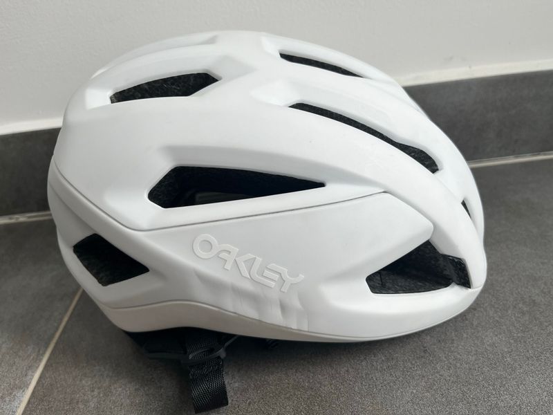 Używany Oakley ARO3 MIPS Helmet bike — zdjęcie 4 z 5