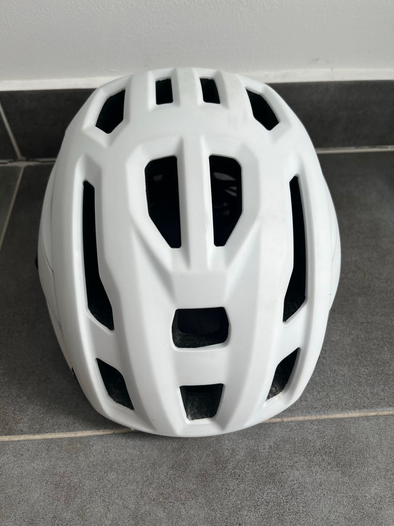 Używany Oakley ARO3 MIPS Helmet bike — zdjęcie 1 z 5