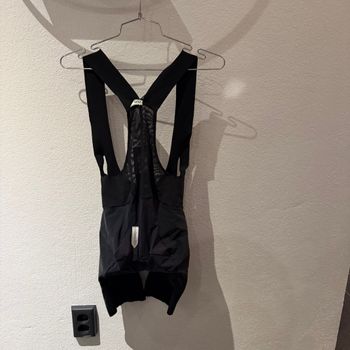 Used Q36.5 Gregarious Pro Bib Shorts Women Ultra Black M// NEW!! 50% OFF!! 2025 bike — image 2 of 2