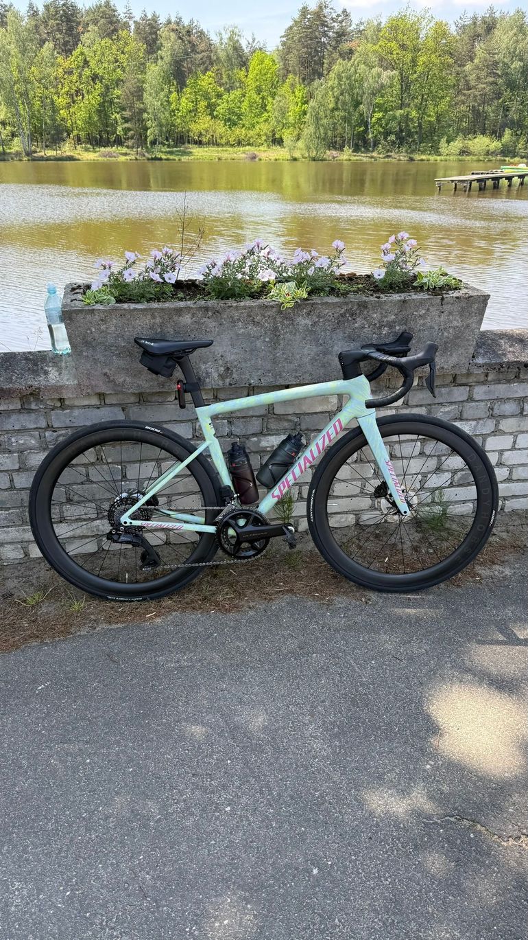 Used Shimano 105 Di2 Groupset bike — image 1 of 8