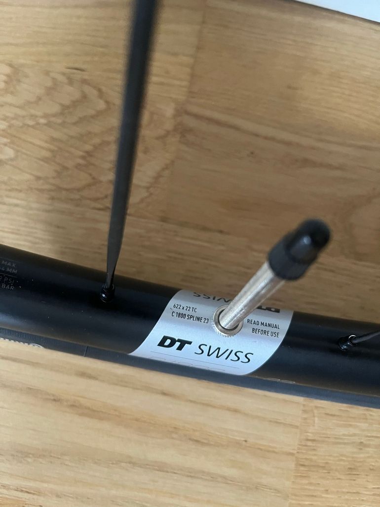 Used Dt Swiss C 1800 SPLINE Wheelset 2025 bike — image 2 of 4