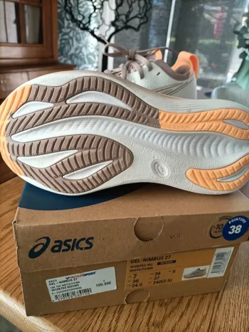 Used Asics Nimbus 27 bike — image 3 of 4