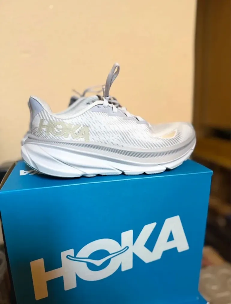 Brugt Hoka Clifton 9 bike — billede 1 af 7