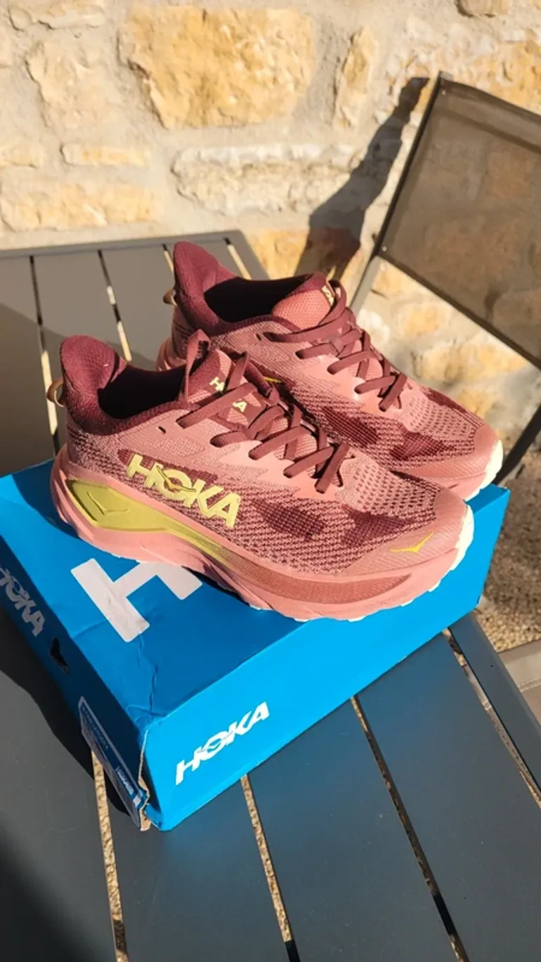 Used Hoka Challenger 8 bike — image 1 of 5