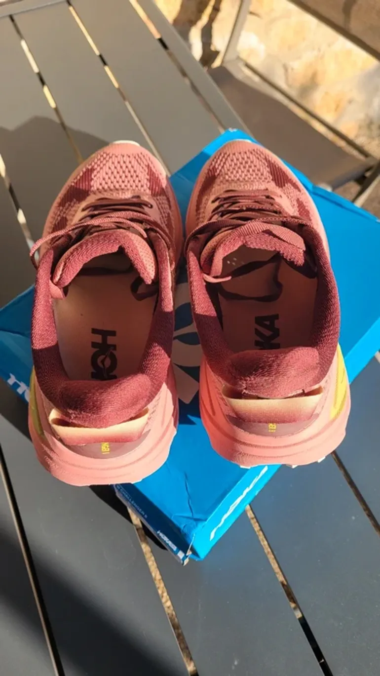 Used Hoka Challenger 8 bike — image 3 of 5