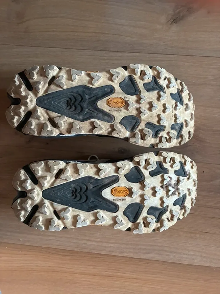 Hoka Speedgoat 7 bike d'occasion — image 3 sur 4
