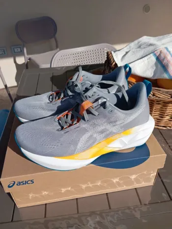 Asics Novablast bike de segunda mano