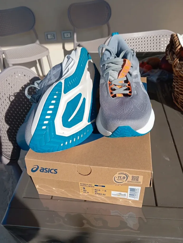 Asics Novablast bike d'occasion — image 4 sur 6