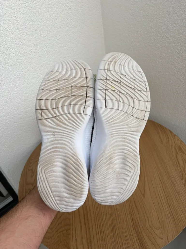 White Nike shoes bike d'occasion — image 5 sur 6
