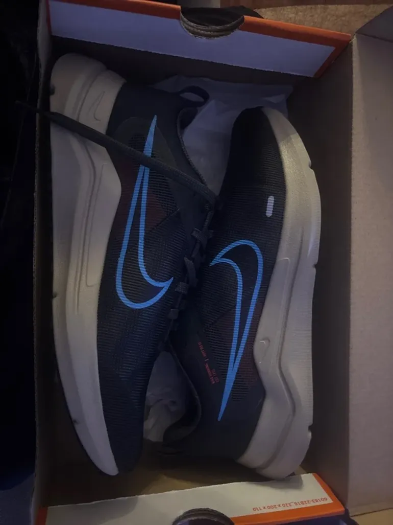 Nike Downshifter 12 bike d'occasion — image 1 sur 4