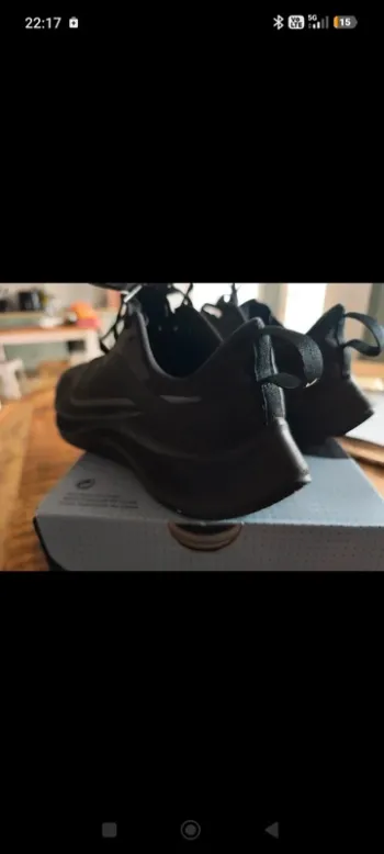 Pegasus Nike Air Zoom 37 Shield bike usato — immagine 2 di 11