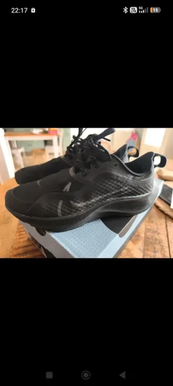 Pegasus Nike Air Zoom 37 Shield bike usato — immagine 3 di 11