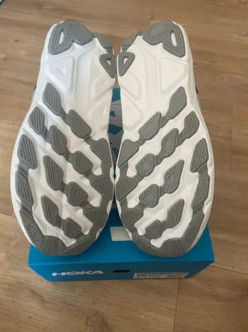 Hoka Clifton 9 bike usato — immagine 3 di 4
