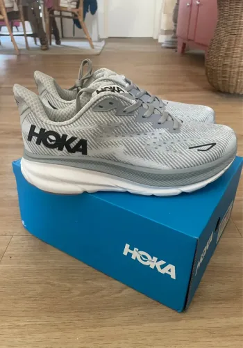 Hoka Clifton 9 bike usato